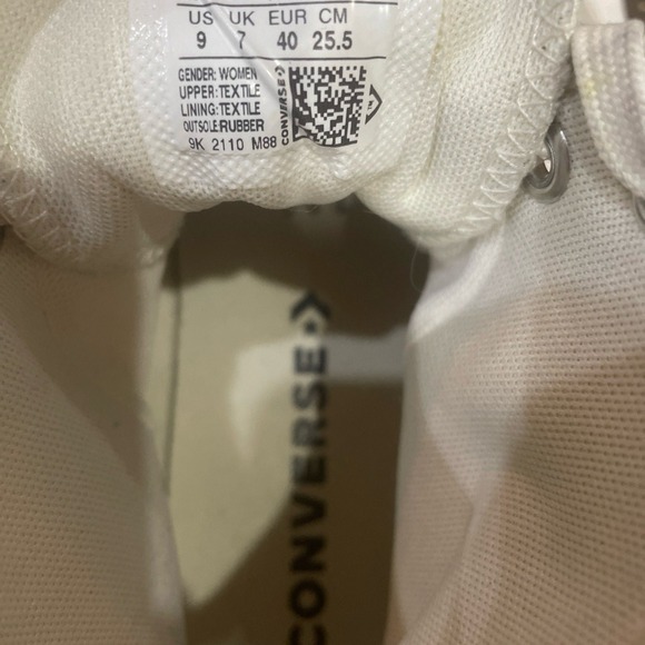 Chuck  Taylor converse HighTops Womens Size 9 Polka Dot Purple/orange/pink/green - Picture 13 of 14